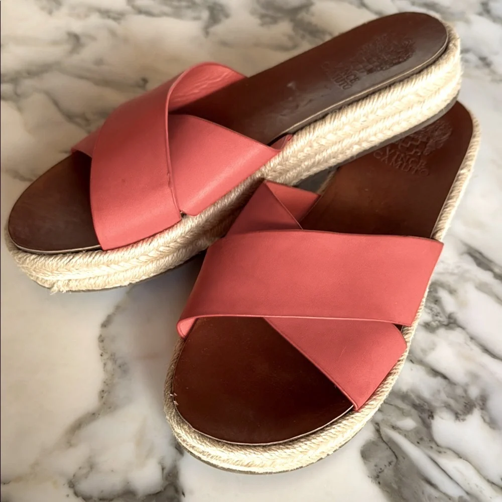 Vince Camuto Red & Tan Espadrille Sandals Women’s size 8.